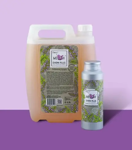 16. SHOW PLUS CAT & KITTEN BATH 全效潔淨洗毛液